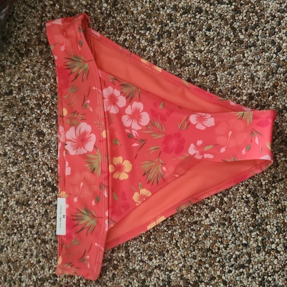 Aeropostale‎ flower print high rise bottom, size medium